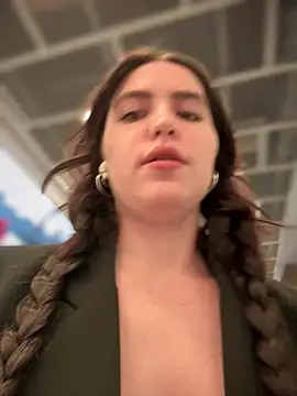 Snapshot of meow_girl chatting on 09.16.25 meow girl online show from 09.16.25