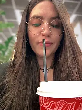 Snapshot of meow_girl chatting on 09.19.25 meow girl online show from 09.19.25