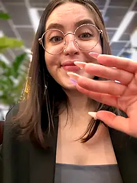 Snapshot of meow_girl chatting on 09.27.25 meow girl online show from 09.27.25