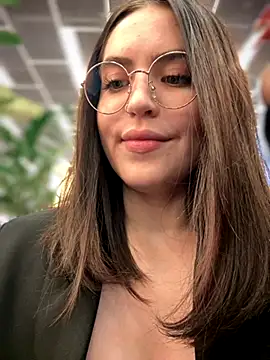 Snapshot of meow_girl chatting on 09.29.25 meow girl online show from 09.29.25