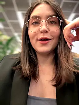 Snapshot of meow_girl chatting on 09.30.25 meow girl online show from 09.30.25