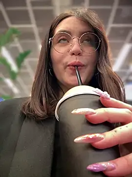 Snapshot of meow_girl chatting on 10.09.25 meow girl online show from 10.09.25