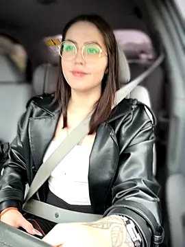 Snapshot of meow_girl chatting on 10.15.25 meow girl online show from 10.15.25