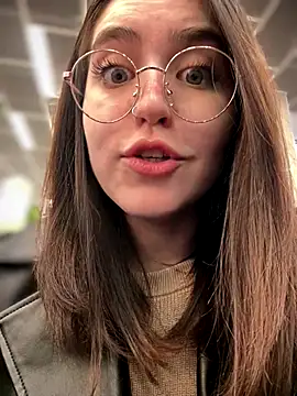 Snapshot of meow_girl chatting on 10.25.25 meow girl online show from 10.25.25