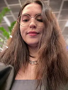 Snapshot of meow_girl chatting on 11.07.25 meow girl online show from 11.07.25