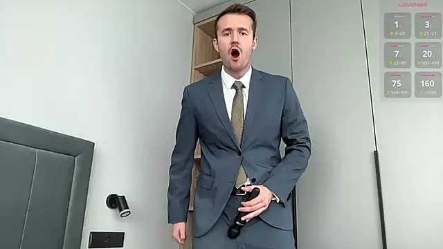 cute mark online show from 09.18.25