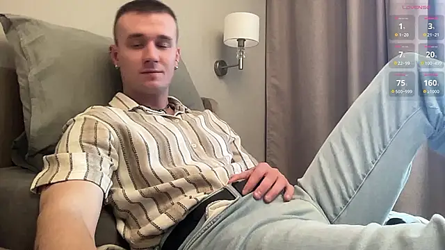 Snapshot of cute_mark chatting on 03.01.26 cute mark online show from 03.01.26