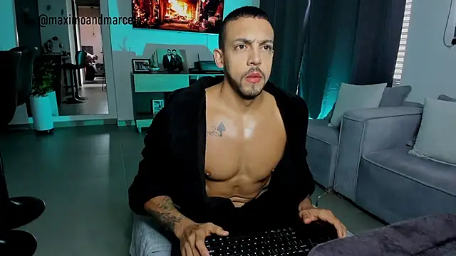 Maximo Marcelo online show from 12.15.24