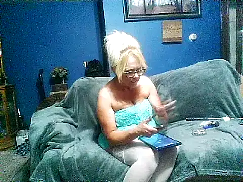 Snapshot of letsgetdirty1981 chatting on 12.07.24 letsgetdirty1981 online show from 12.07.24