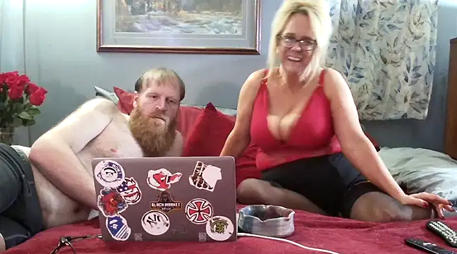Snapshot of letsgetdirty1981 chatting on 02.15.25 letsgetdirty1981 online show from 02.15.25