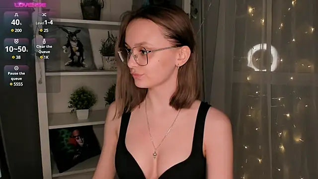 ms elizabethqueen online show from 02.14.25