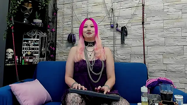 CruelMistress online show from 12.15.24