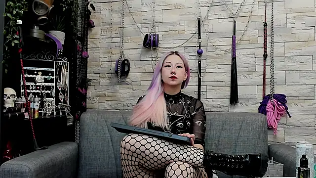 Snapshot of CruelMistress chatting on 06.08.26 CruelMistress online show from 06.08.26