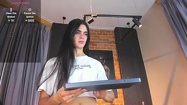 Venusflame   online show from 01.25.25