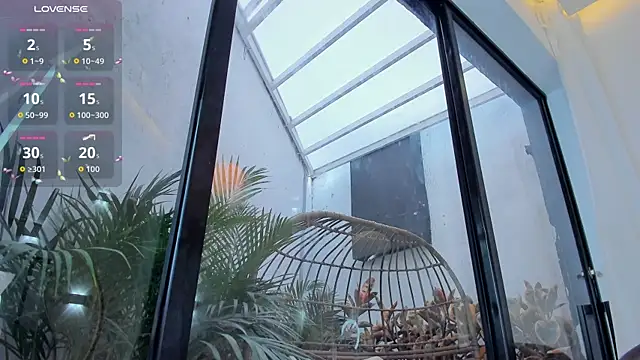 Snapshot of Venusflame__ chatting on 10.18.25 Venusflame online show from 10.18.25