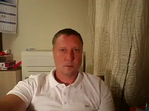 Snapshot of c6tm5 chatting on 10.08.25 c6tm5 online show from 10.08.25