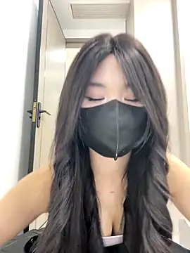 Snapshot of xyebobs chatting on 12.21.25 xyebobs online show from 12.21.25