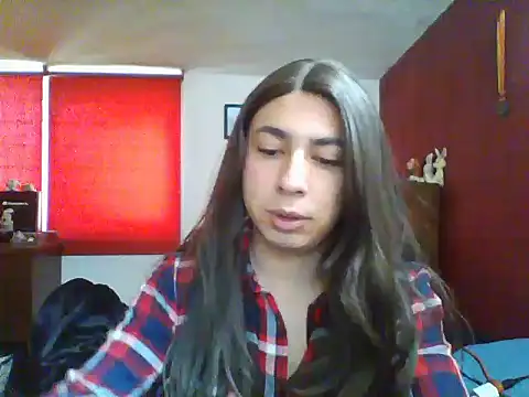 Snapshot of Yasmin_Paez99 chatting on 10.23.25 Yasmin Paez99 online show from 10.23.25