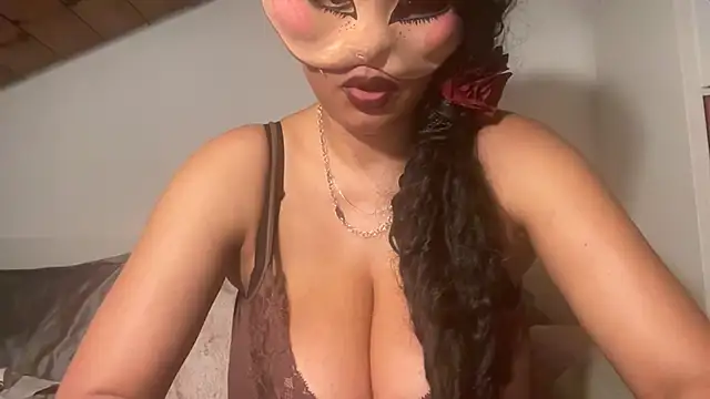 Snapshot of SCARLET-SANTANA chatting on 02.21.25 SCARLET-SANTANA online show from 02.21.25