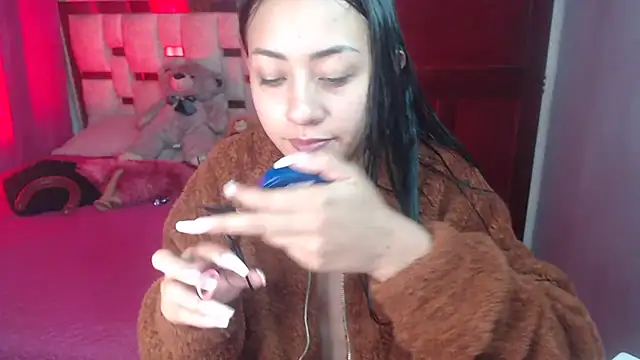 Snapshot of Little_aphrodite chatting on 02.20.25 Little aphrodite online show from 02.20.25