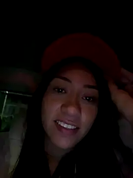 Snapshot of Little_aphrodite chatting on 10.10.25 Little aphrodite online show from 10.10.25