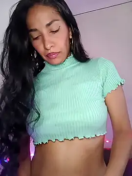 Snapshot of chloewildd_ chatting on 04.11.26 chloewildd online show from 04.11.26