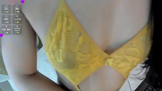 Naomi Dasilva online show from 12.10.24