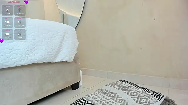 Naomi Dasilva online show from 12.20.24