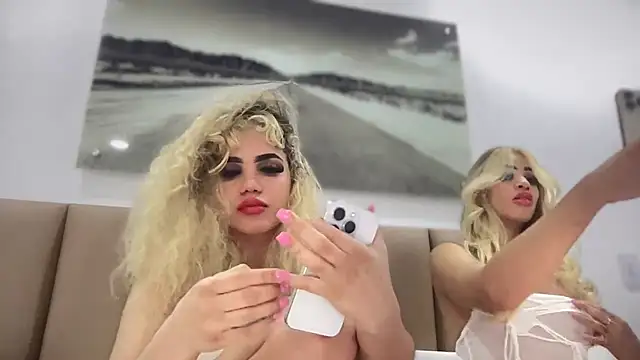 Snapshot of brithneysquirt chatting on 10.20.25 brithneysquirt online show from 10.20.25