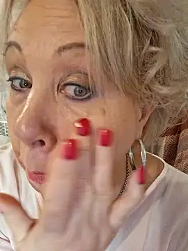 Snapshot of PALETT chatting on 12.14.24 PALETT online show from 12.14.24