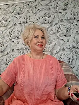 Snapshot of PALETT chatting on 02.14.25 PALETT online show from 02.14.25