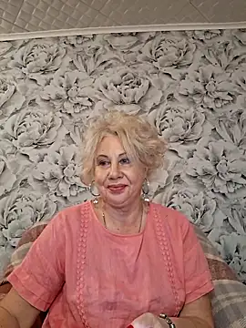 Snapshot of PALETT chatting on 02.14.25 PALETT online show from 02.14.25