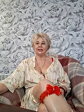 Snapshot of PALETT chatting on 02.22.25 PALETT online show from 02.22.25