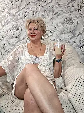 Snapshot of PALETT chatting on 11.07.25 PALETT online show from 11.07.25