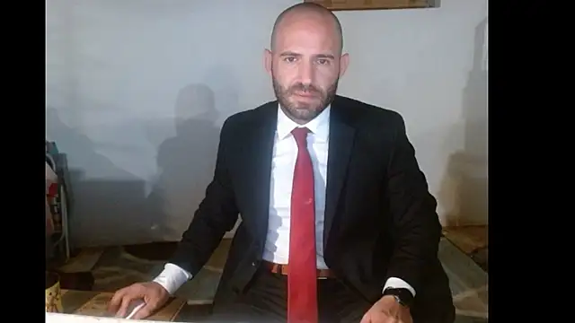 Snapshot of TheNakedPreacher chatting on 01.06.25 TheNakedPreacher online show from 01.06.25