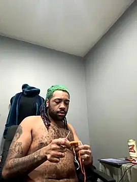 Snapshot of kaydazeed chatting on 10.07.25 kaydazeed online show from 10.07.25