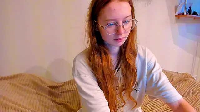 Fire Luna online show from 12.02.25