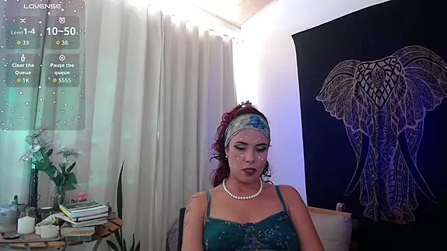 Snapshot of AmaRiv chatting on 11.06.25 AmaRiv online show from 11.06.25