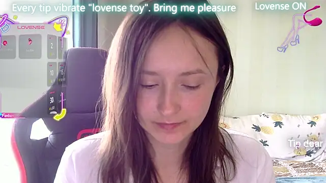 Snapshot of LilyXSky chatting on 06.16.26 LilyXSky online show from 06.16.26