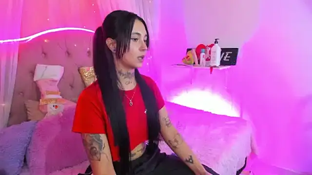  Mia  9 online show from 02.17.25