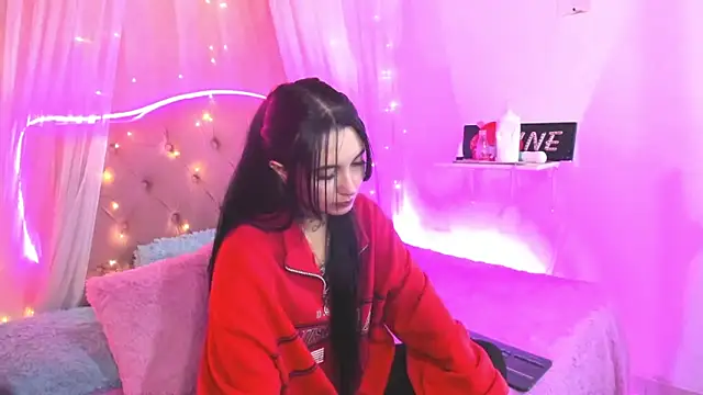  Mia  9 online show from 03.15.25