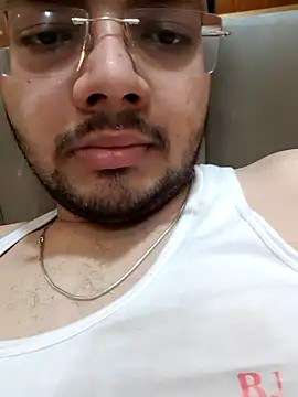 Snapshot of SWEETBOYJI chatting on 03.10.25 SWEETBOYJI online show from 03.10.25