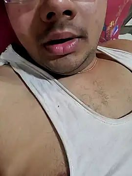 Snapshot of SWEETBOYJI chatting on 03.20.25 SWEETBOYJI online show from 03.20.25