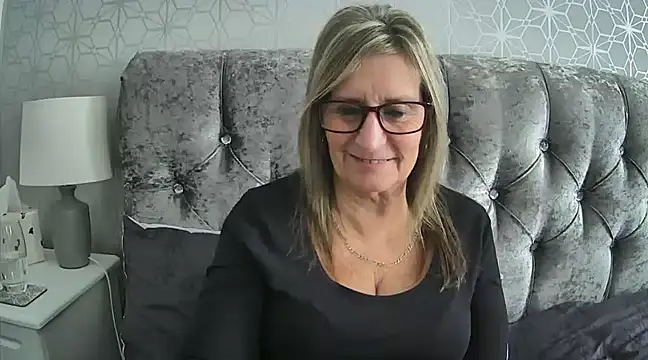 Additive Mature Linda online show from 12.02.24