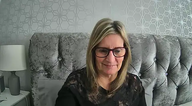 Additive Mature Linda online show from 01.20.25
