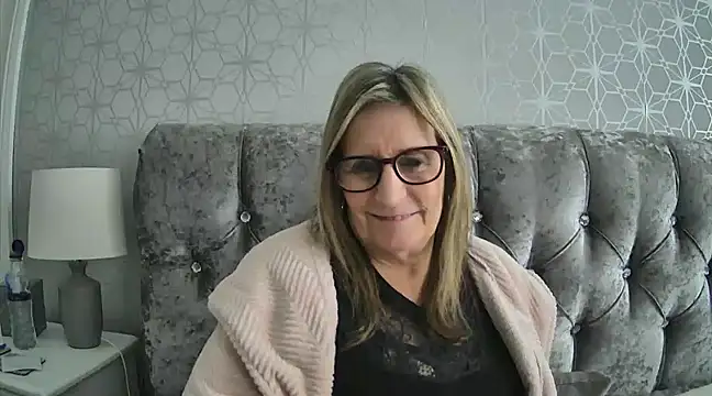 Additive Mature Linda online show from 01.20.25