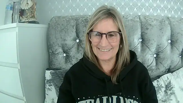 Additive Mature Linda online show from 09.15.25