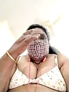 Snapshot of Pushpavathi_78 chatting on 11.04.25 Pushpavathi 78 online show from 11.04.25