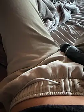 Snapshot of Ana-05 chatting on 10.05.25 Ana-05 online show from 10.05.25