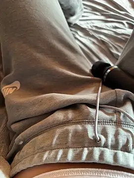 Snapshot of Ana-05 chatting on 10.08.25 Ana-05 online show from 10.08.25